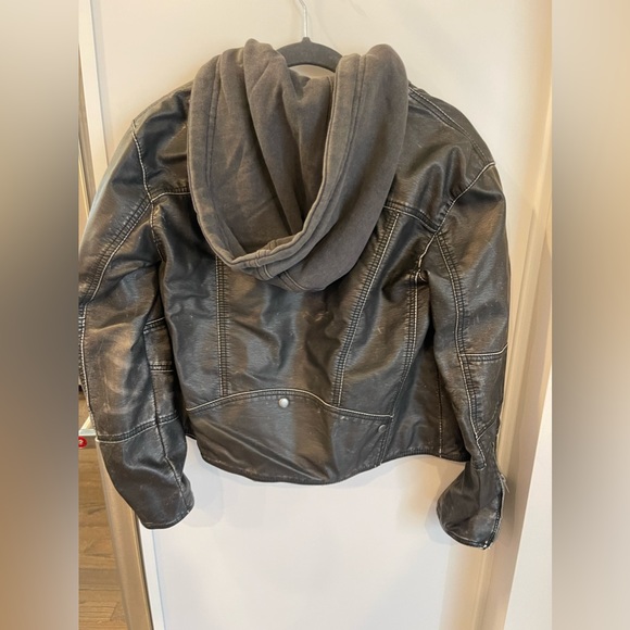 Leather Jacket - Picture 4 of 4